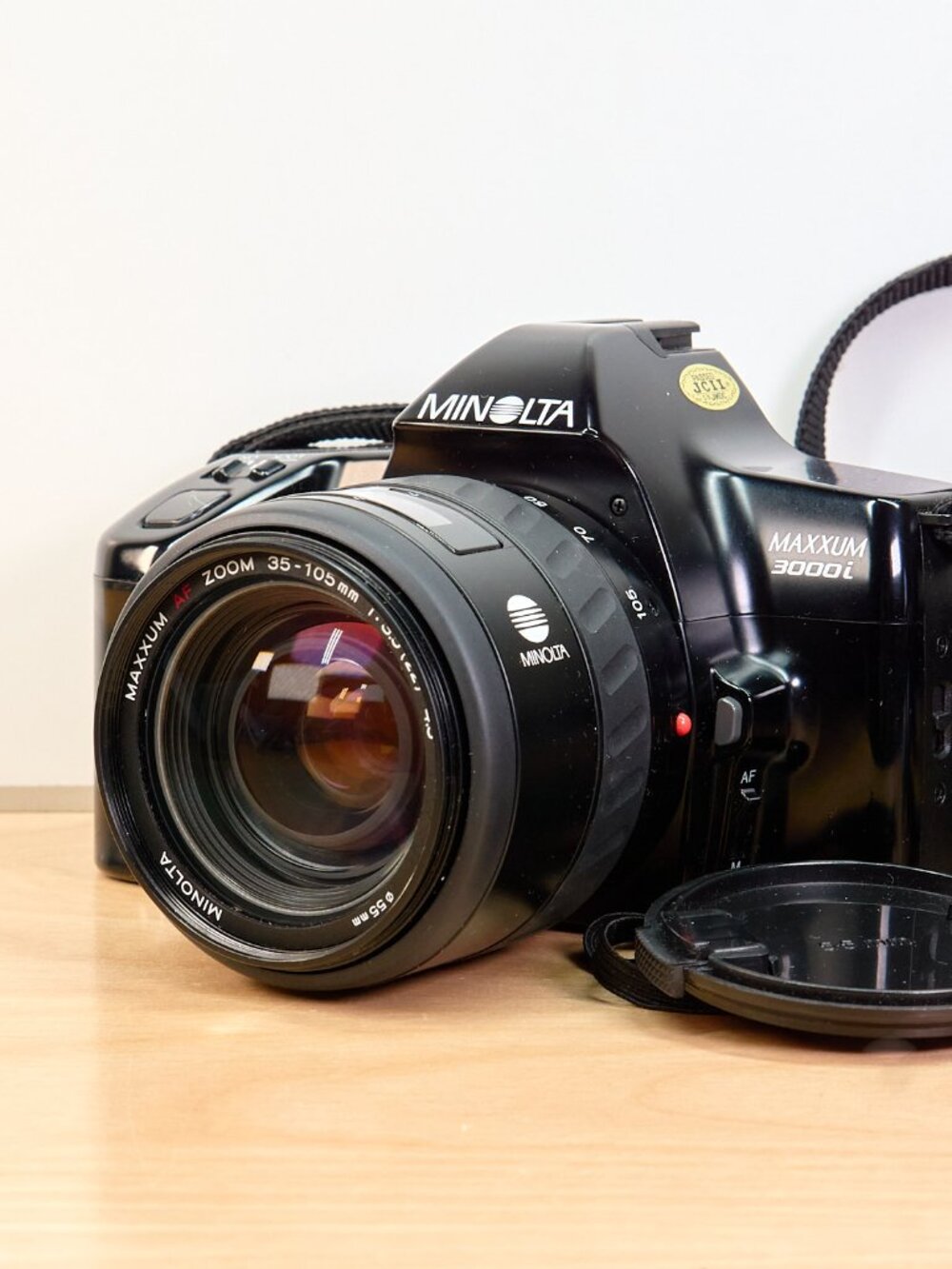 Minolta Maxxum 3000i 35mm SLR Film Camera w/ AF 35-105mm Lens